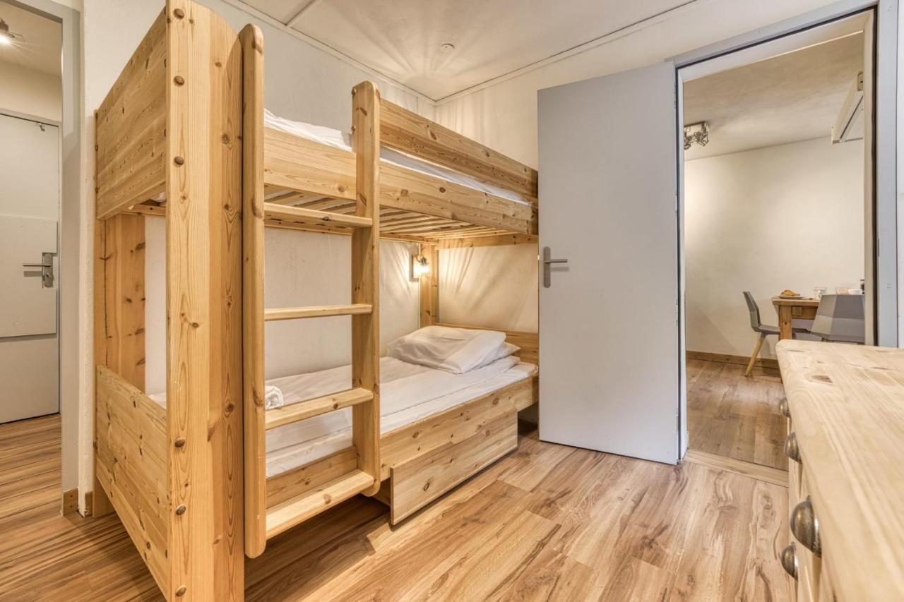 Aiguille Du Grepon - Bright In The Heart Of Apartamento *